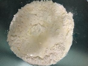 加入牛奶。