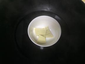 白巧克力隔热水融化