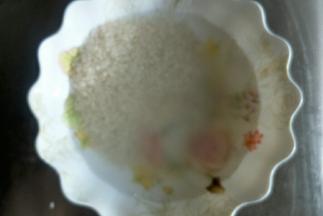 把大米淘洗干净