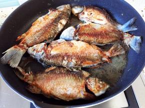 两面都要煎至金黄色