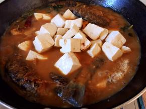 煮25分钟后放入豆腐块
