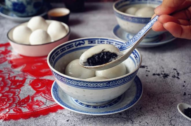 黑芝麻汤圆