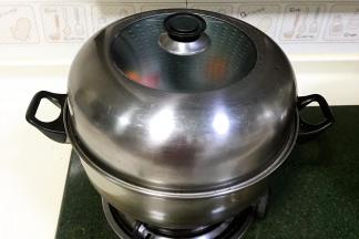 煮沸后继续蒸10分钟，蒸完焖5分钟再打开。