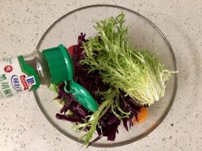 加少许黑胡椒粉