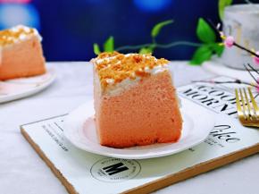 切开了，宝贝一口气吃两块。