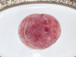火腿片2片，焯水