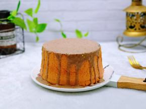 淋面巧克力裸蛋糕。