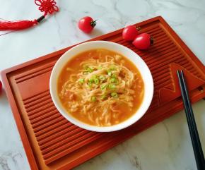 茄汁拌米饭是闺女的最爱。