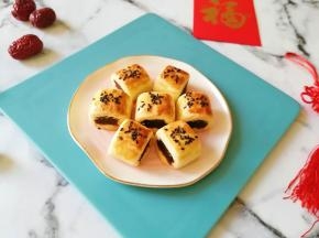 满嘴都是枣泥和黄油的香甜味。