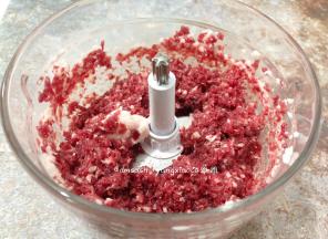 先把肉打碎就好