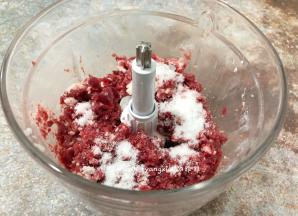 加入配方中的盐，继续绞打一样大概30秒