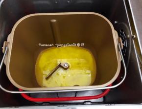 黄油融化成液体