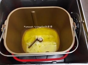 黄油融化成液体