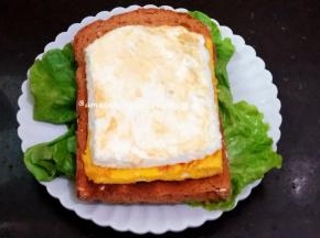 最后把所有食材依次摆好即可开吃