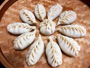 依次把馅料都包完