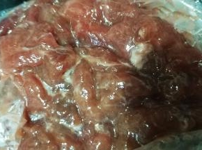 牛肉片是菜市场现成腌好的