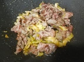 翻炒均匀，关火