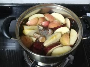 放入无花果、瘦肉、瑶柱