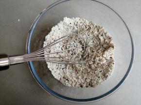 拌均匀，用筷子或者用手搅拌都可以