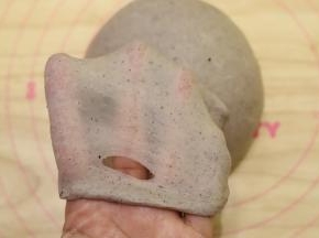 检测面团，面团到扩展阶段即可。