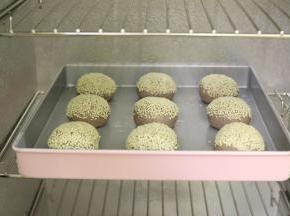 启动发酵箱，温度为35度，湿度80度，时间30-35分钟。