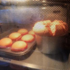 预热烤箱，150度45分钟