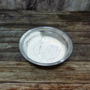 筛入提前混合的泡打粉和面粉