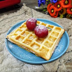 放上水果，撒上糖粉，美美的下午茶就可以开动啦