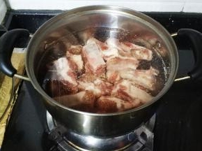排骨加料酒焯水