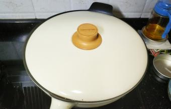 盖上盖子转中小火煮20分钟