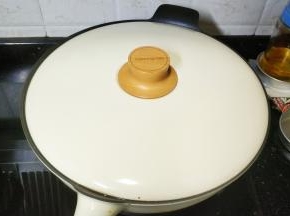盖上盖子转中小火煮20分钟