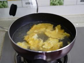 然后再加入清水，水量可以多一点。