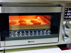 上下管160°烤15-20分钟。(烤箱温度及时间仅供参考)