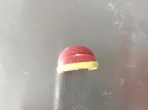 黄色面团做个围边