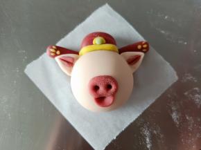 粘到合适的位置