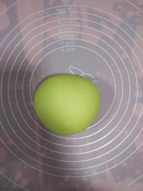 揉成光滑的面团