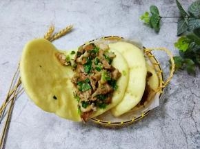 不喜欢吃卤肉的也可以换成火腿，生菜之类的