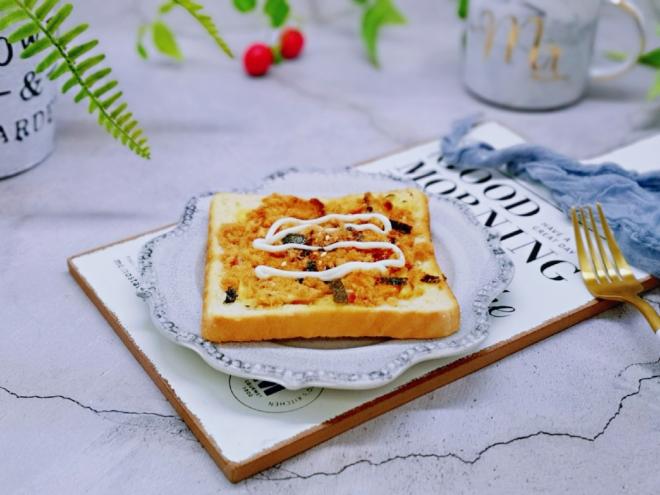 沙拉海苔肉松吐司披萨