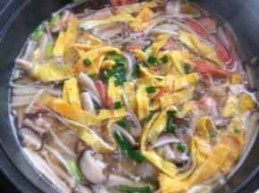 煮开撒葱花即可