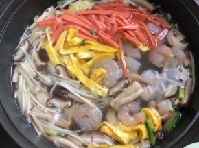 放鸡蛋火腿丝、鸡蛋丝、虾仁
