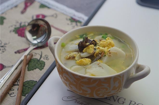 泥蒜鸡蛋汤年糕