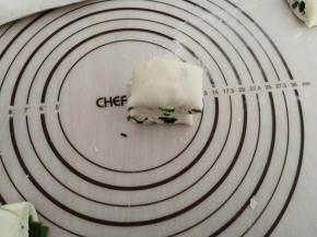 两份一组叠起来。