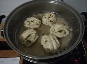 关火后过2分钟开盖就可以了。