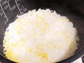 大米小米饭煮熟