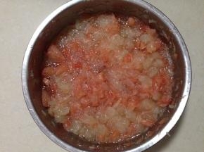 腌好的柚子肉会析出好多水来