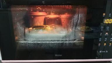 入蒸烤箱100度20分钟