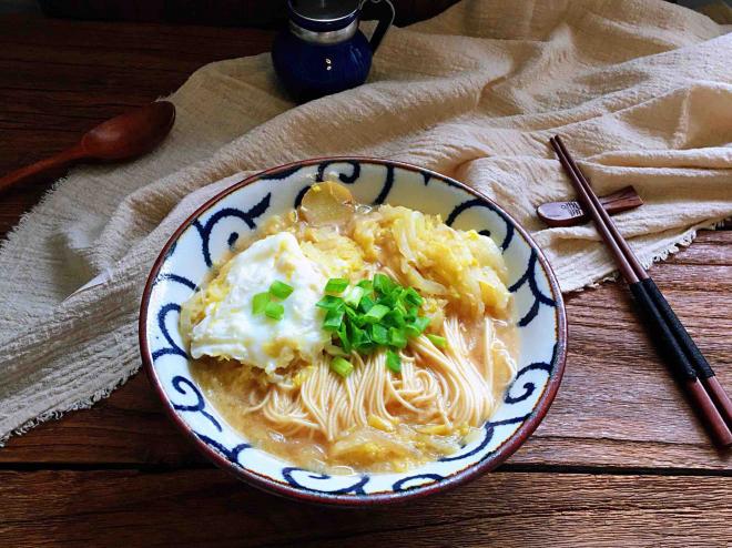 白菜鸡蛋汤面