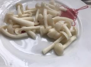 捞出沥干水分