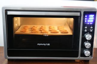 放入预热好的烤箱中层，190度10分钟；