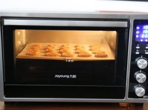 放入预热好的烤箱中层，190度10分钟；